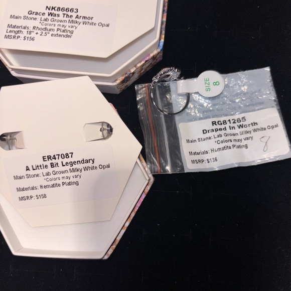 Bomb Party October White Opal Silver Necklace, earring & ring set - Picture 10 of 10